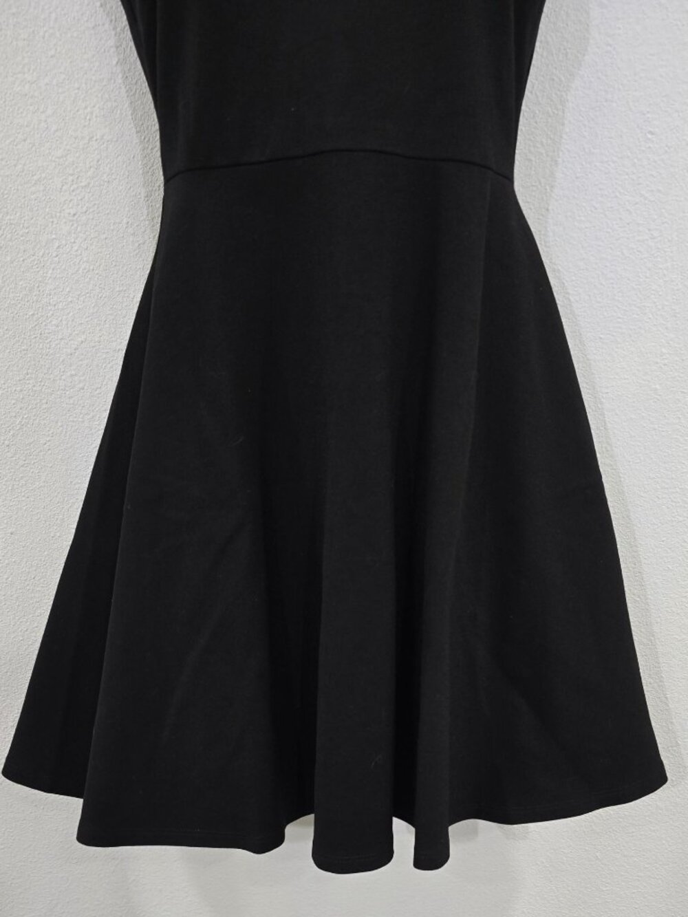 Lulus ✦ Mock Neck Skater A-Line Dress ✦ Black Sleeveless Keyhole Cutout Size S - Picture 12 of 13